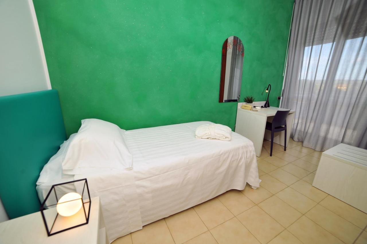 Hotel San Crispino Morrovalle Exterior foto